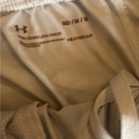 Under Armour Men's Light Gray Athletic Shorts - Picture 2 of 3